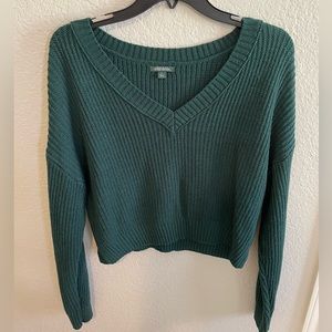 Wild Fable Green V-Neck cropped sweater - Size Medium